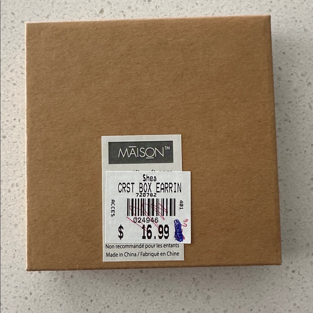 Madison Brown Earring Box - Picture 2 of 3